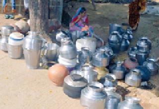Waiting for water ... | प्रतीक्षा पाण्याची... Waiting for water ... | प्रतीक्षा पाण्याची...