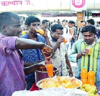 Use of colors, fruity instead of fruit for juices | ज्यूससाठी फळांऐवजी रंग, स्वादाचा वापर