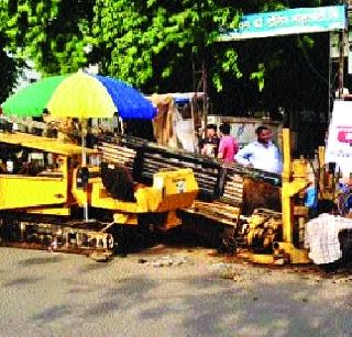 The cable started in Kalamboli | कळंबोलीत केबल टाकण्यास सुरुवात