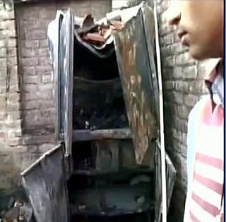 Fire broke out following a candle, six children died | मेणबत्ती खाली पडल्याने घराला आग लागली, सहा मुलांचा मृत्यू