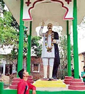 Moving towards the ideals of 390 villages in the district | जिल्ह्यातील ३९० गावांची आदर्शत्वाकडे वाटचाल Moving towards the ideals of 390 villages in the district | जिल्ह्यातील ३९० गावांची आदर्शत्वाकडे वाटचाल