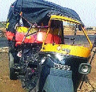 Six laborers killed in bus-rickshaw crash | बस-रिक्षा अपघातात सहा मजूर ठार