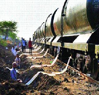 Railway, ST's 'water mantra'! | रेल्वे, एसटीचा ‘पाणीमंत्र’! Railway, ST's 'water mantra'! | रेल्वे, एसटीचा ‘पाणीमंत्र’!
