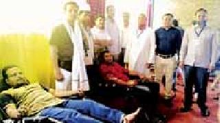 Blood donation of Maharashtra Muslim community in Worudad | वरुडात महाराष्ट्र दिनी मुस्लीम समाजाचे रक्तदान