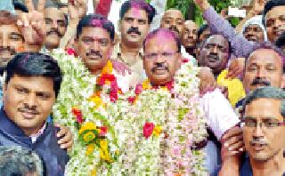 BJP's Satish Hale, Deputy Mayor | उपमहापौरपदी भाजपचे सतीश होले BJP's Satish Hale, Deputy Mayor | उपमहापौरपदी भाजपचे सतीश होले