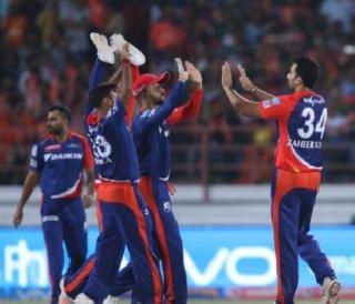 Goals of 150 to win Delhi | दिल्लीला विजयासाठी १५० धावांचे लक्ष्य Goals of 150 to win Delhi | दिल्लीला विजयासाठी १५० धावांचे लक्ष्य