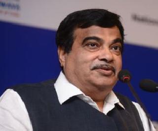 Nitin Gadkari to request court to lift ban on diesel taxis | डिझेल टॅक्सीवरील बंदी उठवण्यासाठी न्यायालयाला विनंती करणार - नितीन गडकरी