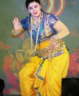 Dancing: | नृत्यलावण्य : Dancing: | नृत्यलावण्य :