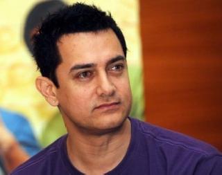 Water dispute will work till the water dispute is resolved in the state - Aamir | राज्यातील पाणीसंकट दूर होईपर्यंत पाणीप्रश्नावर काम करणार - आमिर