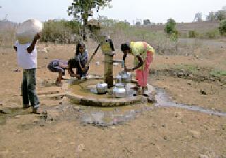 Artificial water scarcity in Gondipindh | गोंडपिंपरीत कृत्रिम पाणी टंचाई Artificial water scarcity in Gondipindh | गोंडपिंपरीत कृत्रिम पाणी टंचाई