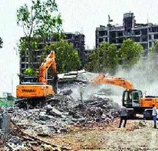 The illegal constructions were demolished | बेकायदा बांधकामे पाडली