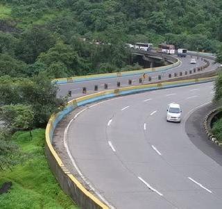 Green Corridor for the first time on Pune-Mumbai route | पुणे-मुंबई मार्गावर प्रथमच ग्रीन कॉरिडोर