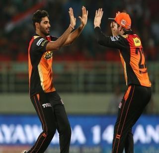 Sunrisers Hyderabad fight against Punjab before 'Playoff' | ‘प्ले आॅफ’पूर्वी पंजाबविरुद्ध सनरायझर्स हैदराबादची लढत Sunrisers Hyderabad fight against Punjab before 'Playoff' | ‘प्ले आॅफ’पूर्वी पंजाबविरुद्ध सनरायझर्स हैदराबादची लढत