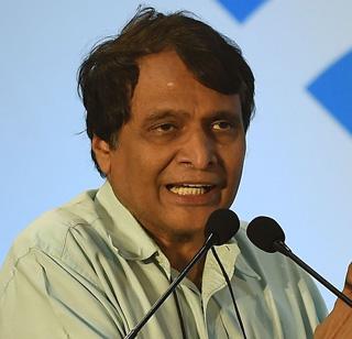 Railway needs to be out of ICU, but still need to be careful - Suresh Prabhu | रेल्वे आयसीयूमधून बाहेर, पण अजूनही काळजी घेण्याची गरज - सुरेश प्रभू