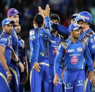 The fate of Mumbai's defeat in Gujarat, Delhi, Bangalore | मुंबईचे भवितव्य गुजरात, दिल्ली, बंगलोरच्या पराभवावर The fate of Mumbai's defeat in Gujarat, Delhi, Bangalore | मुंबईचे भवितव्य गुजरात, दिल्ली, बंगलोरच्या पराभवावर