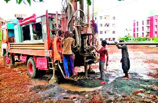 37 waterfowl started with water | 37 विंधनविहिरींना लागले पाणी