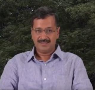 Kejriwal sings the song for the attention of voters ... | मतदारांचे लक्ष वेधण्यासाठी केजरीवालांनी गायलं गाणं...