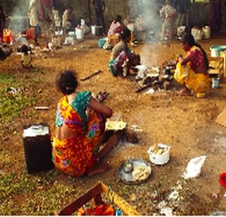 Landless laborers took the city to the city | भूमिहीन मजुरांनीही घेतली शहराकडे धाव