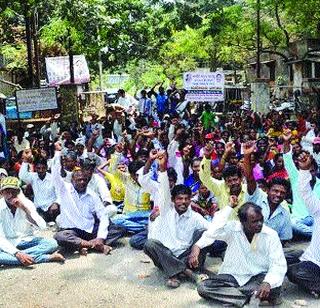 Mahavitaran Morcha of tribals | आदिवासींचा महावितरणवर मोर्चा