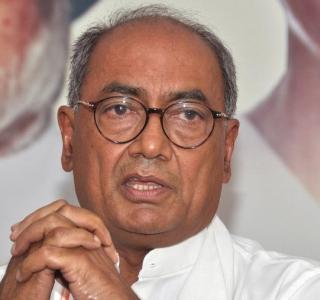 The result is not disappointing but unexpected - the Congress is in the house of Digvijay Singh | निकाल निराशाजनक पण अनपेक्षित नव्हे - दिग्विजय सिंहांचा काँग्रेसला घरचा आहेर