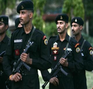 The security of the builders was taken back | बिल्डरांची सुरक्षा घेतली परत The security of the builders was taken back | बिल्डरांची सुरक्षा घेतली परत