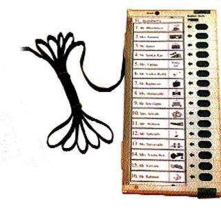 Half of the seats in Baramati are for women | बारामतीत निम्म्या जागा महिलांसाठी