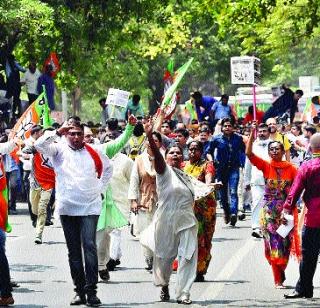 BJP protests in protest of murder of party workers ... | पक्ष कार्यकर्त्यांच्या हत्येच्या निषेधार्थ भाजपाची दिल्लीत निदर्शने...