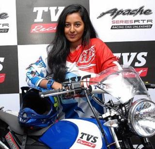 Shreya Iyer's entry in bike racing | बाईक रेसिंगमध्ये श्रेया अय्यरची एंट्री