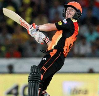 Sunrisers beat Hyderabad in final | सनरायझर्स हैदराबादची अंतिम फेरीत धडक