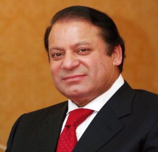 Pakistan Prime Minister Nawaz Sharif will have open heart surgery, he said goodbye | पाकिस्तानचे पंतप्रधान नवाज शरीफ यांच्यावर होणार ओपन हार्ट सर्जरी, मोदींनी दिल्या सदिच्छा