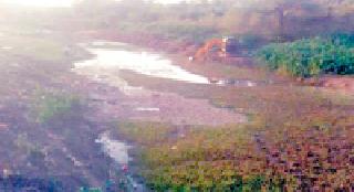 Nagar Panchayat cleans cleanliness of Bor river river | नगर पंचायतीने केली बोर नदी पात्राची स्वच्छता Nagar Panchayat cleans cleanliness of Bor river river | नगर पंचायतीने केली बोर नदी पात्राची स्वच्छता