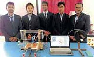 '3D printer' created by 'Godse' students | ‘गोडे’च्या विद्यार्थ्यांनी निर्मिले अद्ययावत ‘थ्रीडी प्रिंटर’ '3D printer' created by 'Godse' students | ‘गोडे’च्या विद्यार्थ्यांनी निर्मिले अद्ययावत ‘थ्रीडी प्रिंटर’