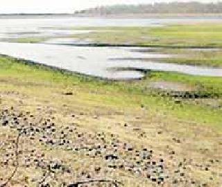 Two big and three medium projects dry | दोन मोठे व तीन मध्यम प्रकल्प कोरडे Two big and three medium projects dry | दोन मोठे व तीन मध्यम प्रकल्प कोरडे