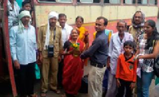 Health check-up camp and welcome to Tiroda Bus Agra | तिरोडा बस आगारामध्ये आरोग्य तपासणी शिबिर व स्वागत Health check-up camp and welcome to Tiroda Bus Agra | तिरोडा बस आगारामध्ये आरोग्य तपासणी शिबिर व स्वागत
