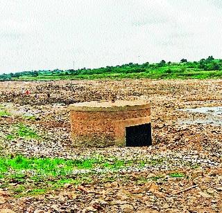 The residents of the village are afraid of water scarcity | पाणीटंचाईने ग्रामस्थांची उडवली झोप