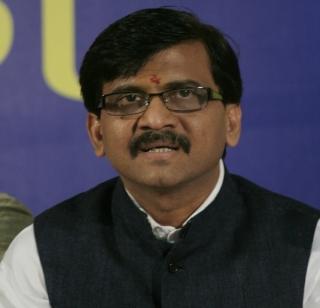 Shiv Sena is also aggressive for the resignation of Khadseen | खडसेंच्या राजीनाम्यासाठी शिवसेनाही आक्रमक