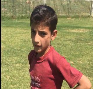 Pakistan's 7-year-old son discusses bowling action | बॉलिंग अॅक्शनमुळे पाकिस्तानचा 7 वर्षाचा मुलगा चर्चेत