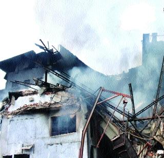 House damage caused by the explosion of six crores! | स्फोटामुळे घरांचे ६ कोटींचे नुकसान! House damage caused by the explosion of six crores! | स्फोटामुळे घरांचे ६ कोटींचे नुकसान!