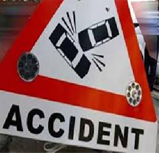 Five people injured in Solapur's collision | मोटार उलटून सोलापूरचे पाच जण जखमी