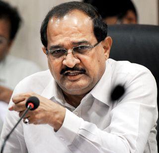 BJP and Khadasen 'deal'! Khadse will be innocent at the end of the year! - Radhakrishna Vikhe Patil | भाजपा व खडसेंमध्ये ‘डील’ झाली! वर्षाअखेरीस खडसे निर्दोष सुटणार! - राधाकृष्ण विखे पाटील