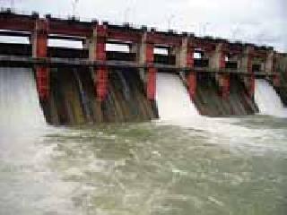 Irrigated water wastage in the Irai dam | मनपाद्वारे इरई धरणातील पाण्याचा अपव्यय