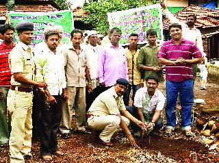 Environment Day at the foot of Raghuveer Ghat | रघुवीर घाटाच्या पायथ्याशी रंगला पर्यावरण दिन