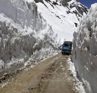 Good news ... you can go to Ladakh now, live directly from Delhi! | खुशखबर... आता लडाखला तुम्ही जाऊ शकता दिल्लीहून थेट बसने !