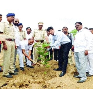 Pucca roads now in the villages of Malang belt | मलंग पट्ट्यातील गावांत आता पक्के रस्ते Pucca roads now in the villages of Malang belt | मलंग पट्ट्यातील गावांत आता पक्के रस्ते