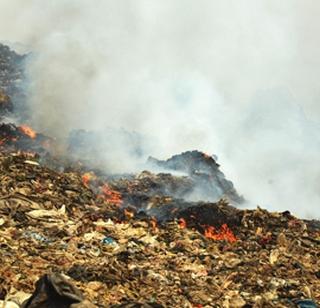 Deonar Dumping Ground Released Fire | देवनार डंपिंग ग्राऊंड पुन्हा आगीच्या विळख्यात