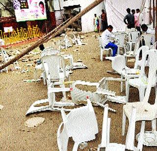Dhanashastri in Sangli, NCP meet | सांगलीत राष्ट्रवादीच्या मेळाव्यात धुमश्चक्री Dhanashastri in Sangli, NCP meet | सांगलीत राष्ट्रवादीच्या मेळाव्यात धुमश्चक्री