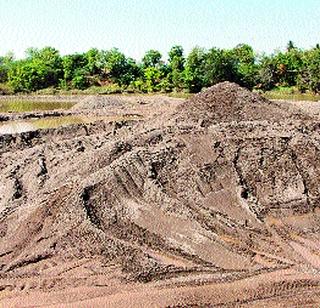 Action on the sand in Western part of Indapur | इंदापूरच्या पश्चिम भागात वाळूउपशावर कारवाई