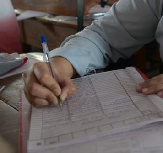 At the age of 68, at elementary school | ६८ व्या वर्षी प्राथमिक शाळेत