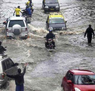 125 drains in Mumbai will be tumbled in the monsoon, Municipal corporation has announced the list | पावसाळ्यात मुंबईतील 125 नाले तुंबणार, पालिकेने केली यादी जाहीर