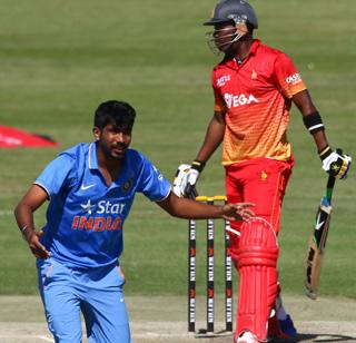 Zimbabwe beat India by 2 runs in a match played by T20 - the last ball | T20 - शेवटच्या चेंडूपर्यंत रंगलेल्या सामन्यात झिम्बाम्बेचा भारतावर 2 धावांनी विजय